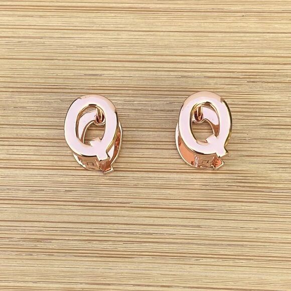 Giftall Initial Hoop Earrings Letter "Q" 14K Rose Gold Plated. New in Box NIB - Picture 2 of 4